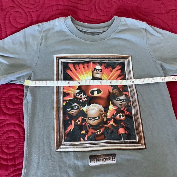 Bundle of 2 Boy T Shirts Disney Incredibles 2 and Gymboree - Picture 4 of 11